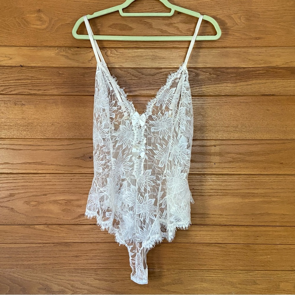 Vintage 90s Cinema Etoile white lace bow front teddy bodysuit